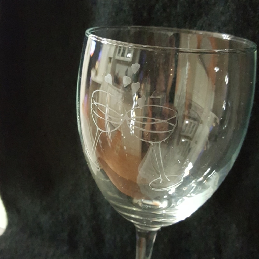 4 etched wine glass... cheetos